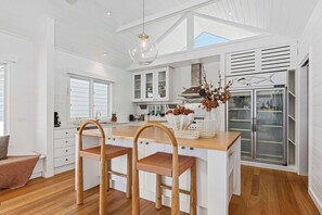 Kitchen - Jasmine's Cottage | Heated Pool In Perfect Sorrento Location (Sorrento)