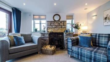 Televisión, chimenea, oficina