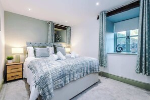 4 bedrooms, iron/ironing board, travel cot, WiFi