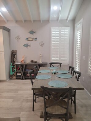Dining - Venture Out, #600 Seabreeze Dr. Comes WITH GOLF CART! (Panama City)