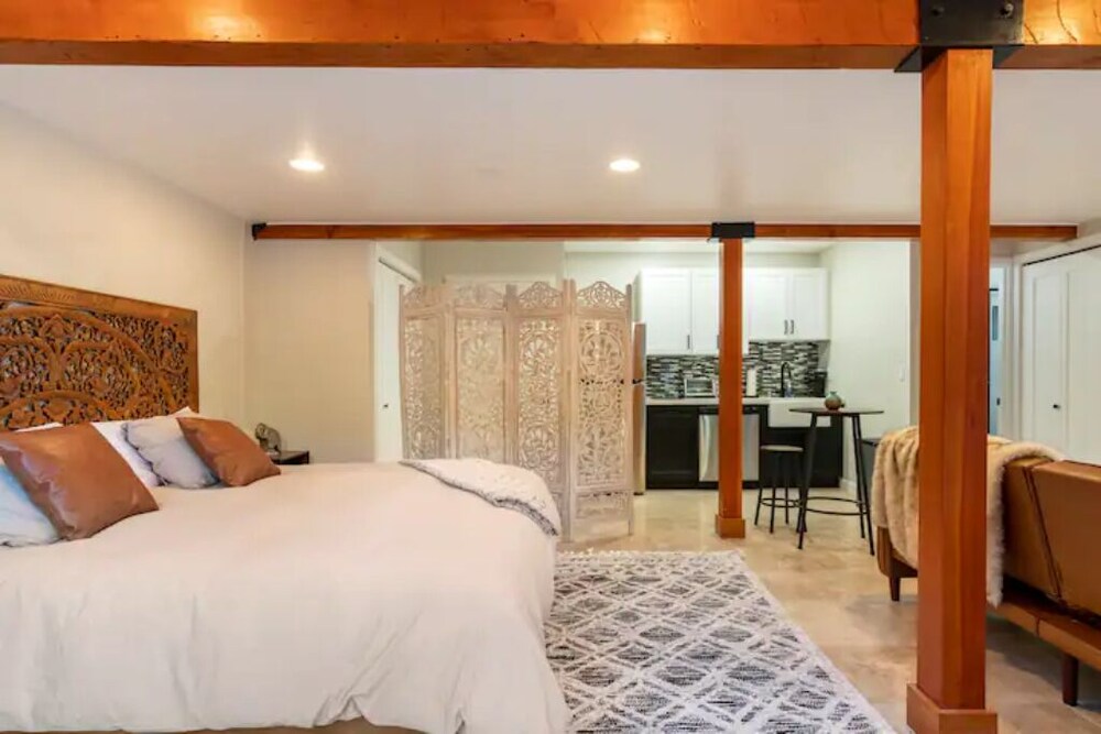 Modern Private Guest Suite in Tranquil Topanga Calabasas Vrbo