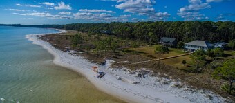 Private Beach! Cozy Guest Cottage along Florida's Forgotten Coast.