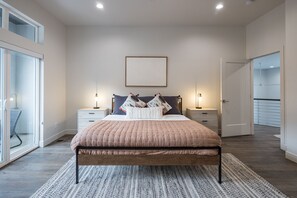 4 bedrooms, hypo-allergenic bedding, in-room safe, desk