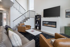 Smart-tv, een open haard, Netflix en Hulu