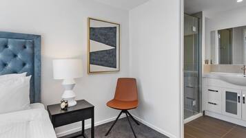 3 bedrooms, desk, iron/ironing board, WiFi