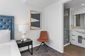 3 habitaciones, escritorio, tabla de planchar con plancha y wifi