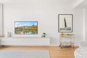 Interior - Boutique 2-Bed with Stunning Sydney Harbour Views (Kirribilli)