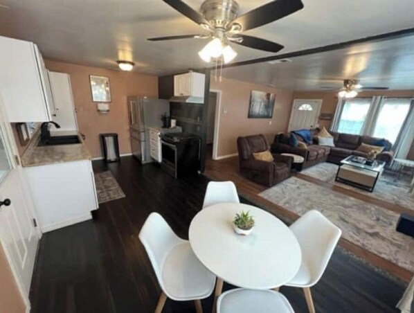 Interior - Natural Light 2-bedroom with private parking (Beaumont)