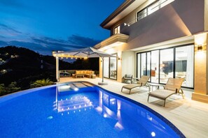 Pool - Casa Cito • 4 BR Luxury Hilltop Villa • Infinity Pool & Pacific View • 8 Guests (Playa Hermosa)