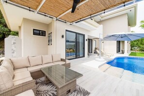 Terrace/patio - Casa Cito • 4 BR Luxury Hilltop Villa • Infinity Pool & Pacific View • 8 Guests (Playa Hermosa)