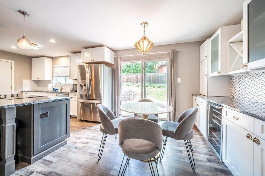 雪櫃、微波爐、焗爐、爐具