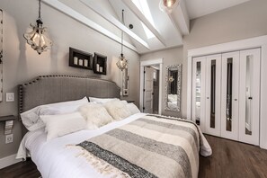 2 bedrooms, iron/ironing board, travel cot, free WiFi