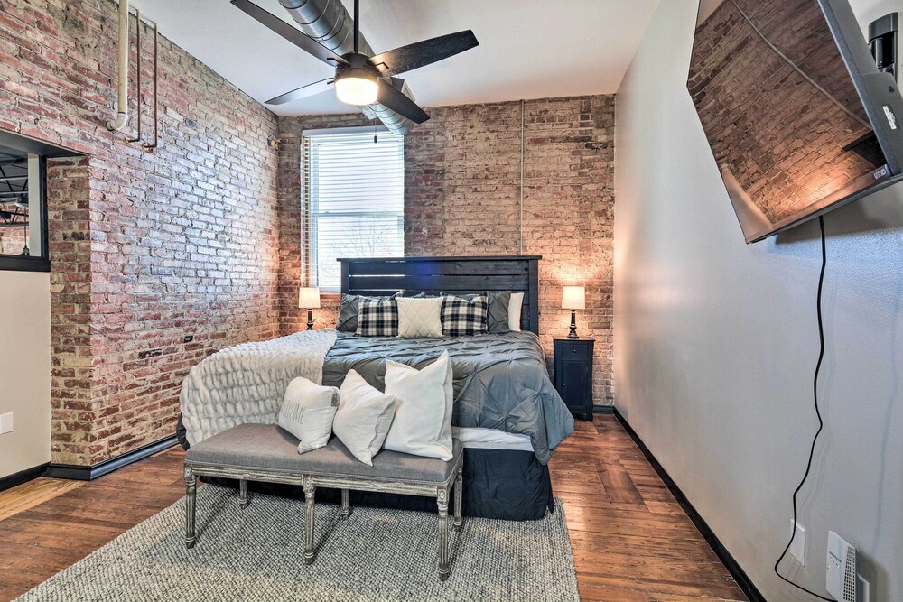 Sleek, Modern Loft in Downtown Springfield! - Springfield | Vrbo