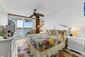 2 habitaciones, escritorio, tabla de planchar con plancha y wifi gratis 