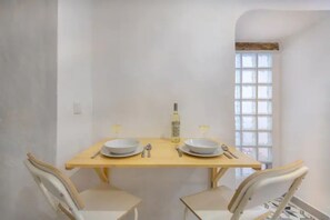 Dining - Newly renovated flat in historic city center (Lagos)