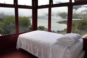 5 bedrooms, free WiFi, bed sheets