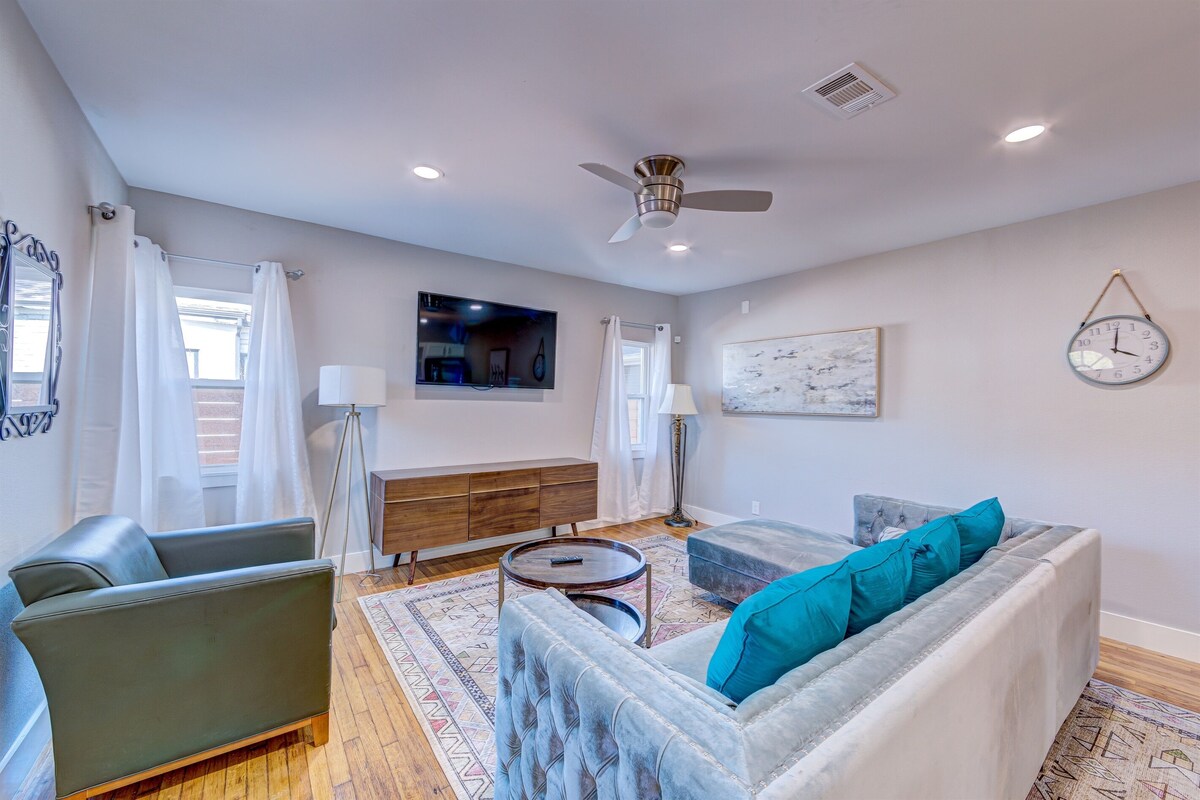 Fully Updated Uptown Dallas House - 1 Mile to Downtown!