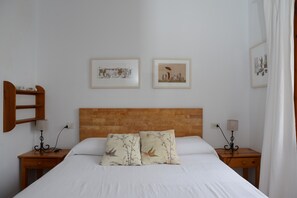 2 habitaciones, tabla de planchar con plancha y cuna de viaje 