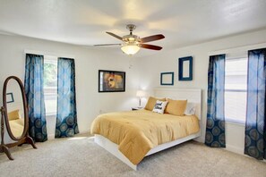 2 bedrooms, desk, iron/ironing board, free WiFi - Destination Downtown Lodi (Lodi)