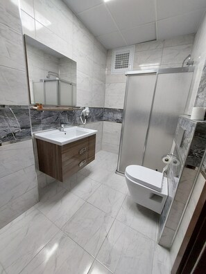 Triple Room | Bathroom