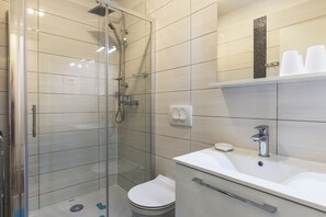 Douche, serviettes fournies