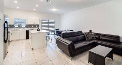 Beautiful and Cozy 3- bedroom townhouse