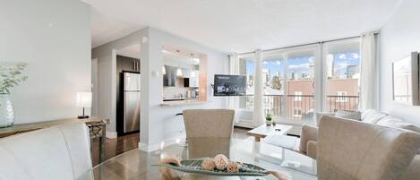 Smart TV, Netflix, streaming services