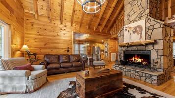 Televisor intel·ligent, llar de foc, futbolí i taula de tennis de taula