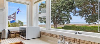 Whare Nui on Rennie - Thames Holiday Home