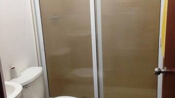 Apartemen Kota | Kamar mandi | Shower