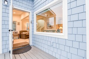 Interior - Charlie's Lookout (Lincoln City)
