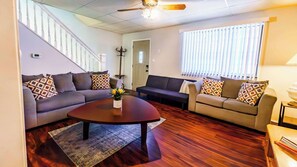 TV, offices - Spacious 4BR Home-Walk to Stunning Views & Dining! (Pittsburgh)