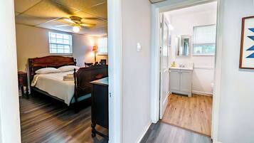 4 bedrooms, desk, iron/ironing board, travel crib