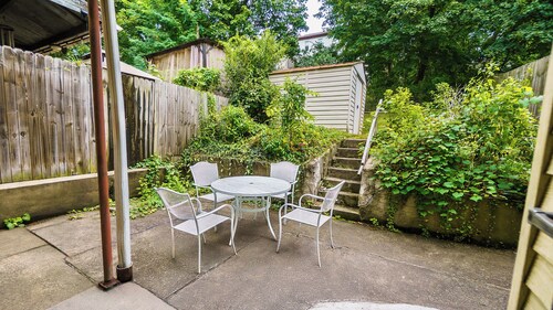 Spacious 4BR Home-Walk to Stunning Views & Dining!