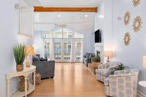 Televisión y reproductor de DVD 