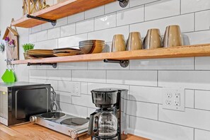 Fridge, microwave, dishwasher, coffee/tea maker - Industrial Chic Studio-Modern Comfort in the Burgh (Pittsburgh)