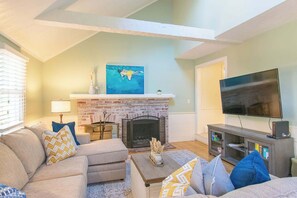 Televisión y oficina 