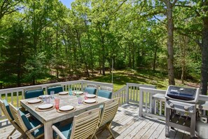 Outdoor dining - Spacious Stone Fire Pit Game Room! (Marstons Mills)