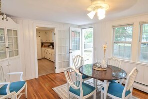 Dining - 3 Min Walk to Beach on Long Pond! (South Yarmouth)