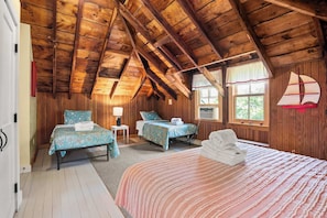 5 bedrooms, iron/ironing board, WiFi, bed sheets