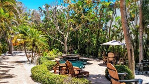 Unclassified image, 3 of 46, button