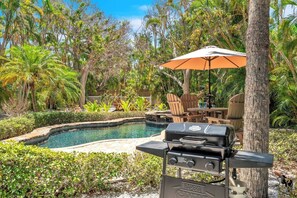 Outdoor dining - Shady Mango by Duncan Real Estate (Anna Maria)