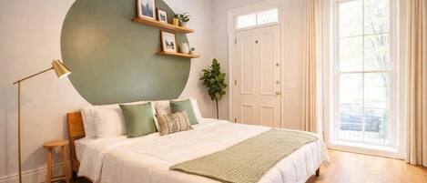 3 bedrooms, desk, iron/ironing board, WiFi