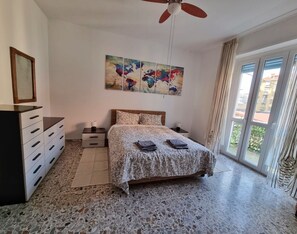 1 Schlafzimmer, Bügeleisen/Bügelbrett, kostenloses WLAN, Bettwäsche