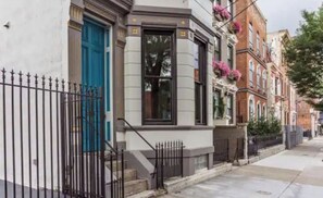 Exterior detail - Historic Penthouse Style Loft in OTR, Parking Included (Cincinnati)