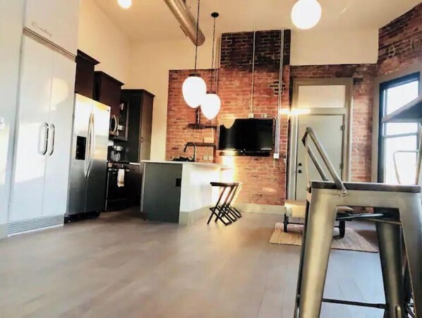 Interior - Historic Penthouse Style Loft in OTR, Parking Included (Cincinnati)