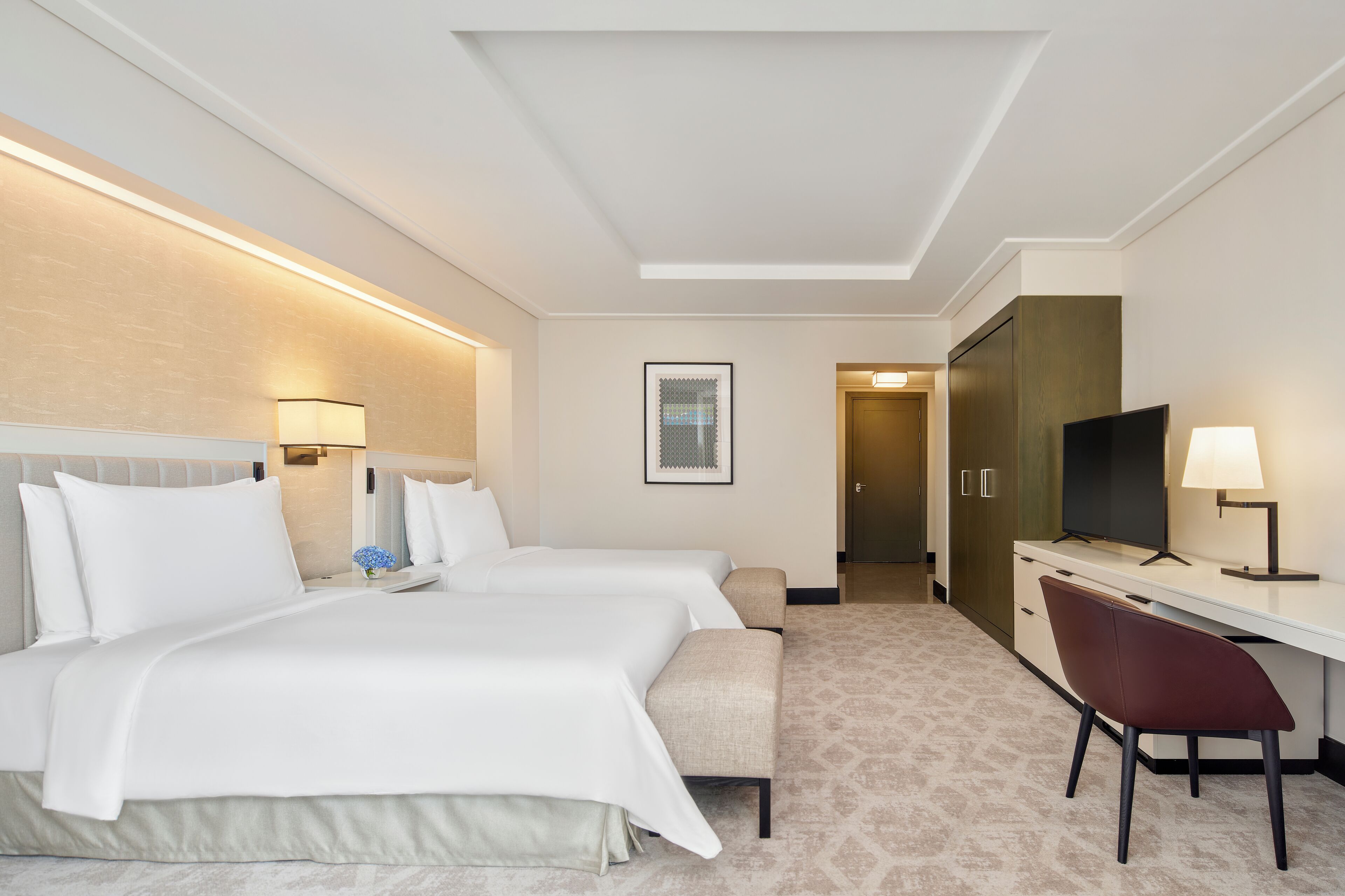 Couette en duvet d'oie, matelas Select Comfort, minibar