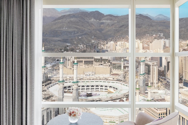 Superior Suite Kaaba View | Down duvets, Select Comfort beds, minibar, in-room safe