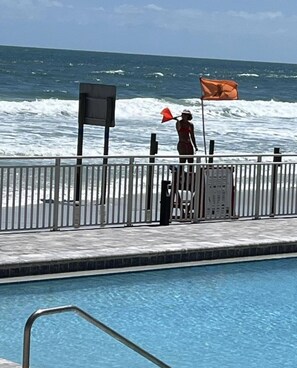Outdoor pool - Oceanview 🌊 Studio - Pool, Beach 🏝️, Bandshell, Boardwalk, Ocean Center, Main St  (Daytona Beach)