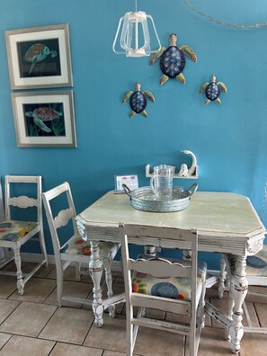 Dining - Oceanview 🌊 Studio - Pool, Beach 🏝️, Bandshell, Boardwalk, Ocean Center, Main St  (Daytona Beach)